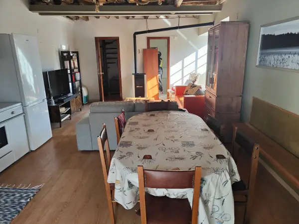 Comedor y salón de la casa rural en la Ribeira Sacra